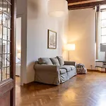 Ponte Vecchio Deluxe Apartment