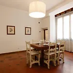Ponte Vecchio Deluxe Apartment